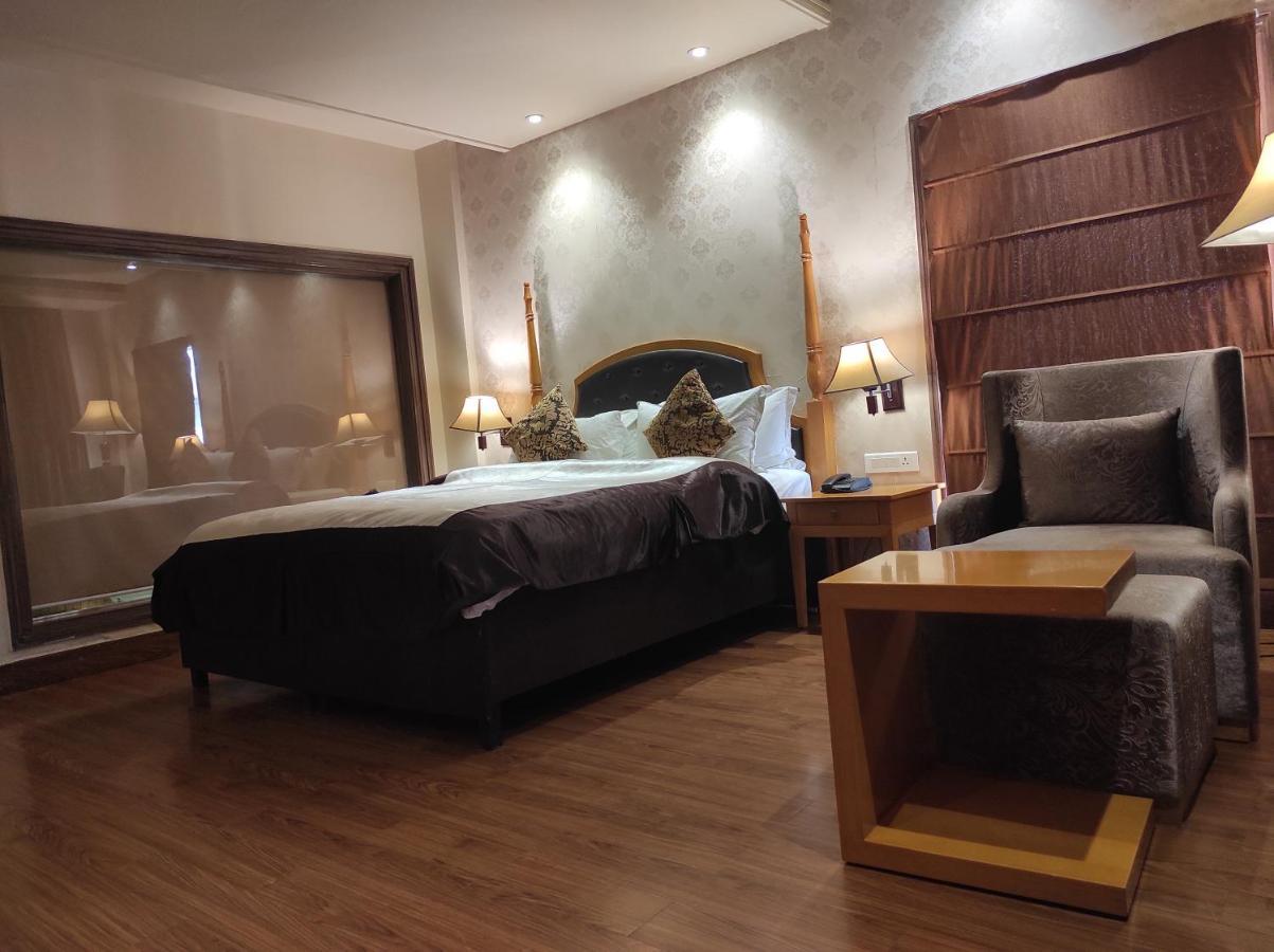 รีเจนตา รีสอร์ต ภรตปุระ Hotel ภารัตปูร์ ภายนอก รูปภาพ